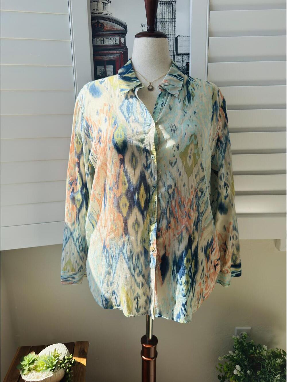 Chico's Abstract Ikat Print 100% Cotton Button Down Shirt Size 3 (XL)